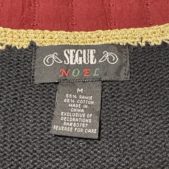 Segue Noel Festive Black Knit Vest with Red Floral Design Size Medium - Picture 6 of 12